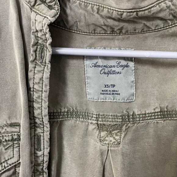 American Eagle Outfitters Olive Green Lightweight Button Down - Picture 3 of 3